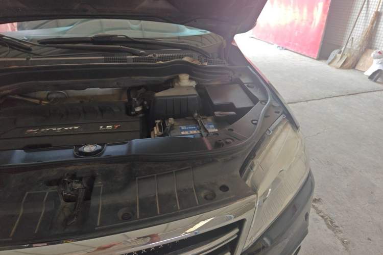Used Haval H6 2015 Sport Edition 1.5T Manual Two-Wheel Drive Elite Model Engine Bay Left