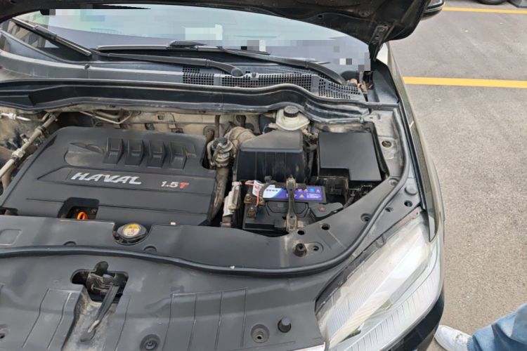 Used Haval H6 2015 Sport Edition 1.5T Automatic Two-Wheel Drive Luxury Model Engine Bay Left