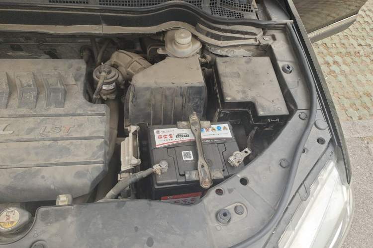Used Haval H6 2015 Sport Edition 1.5T Manual Two-Wheel Drive Elite Model Engine Bay Left