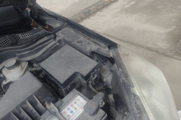 Used Haval H6 2015 Upgraded Model 1.5T Manual Two-Wheel Drive Elite Version Engine Bay Left