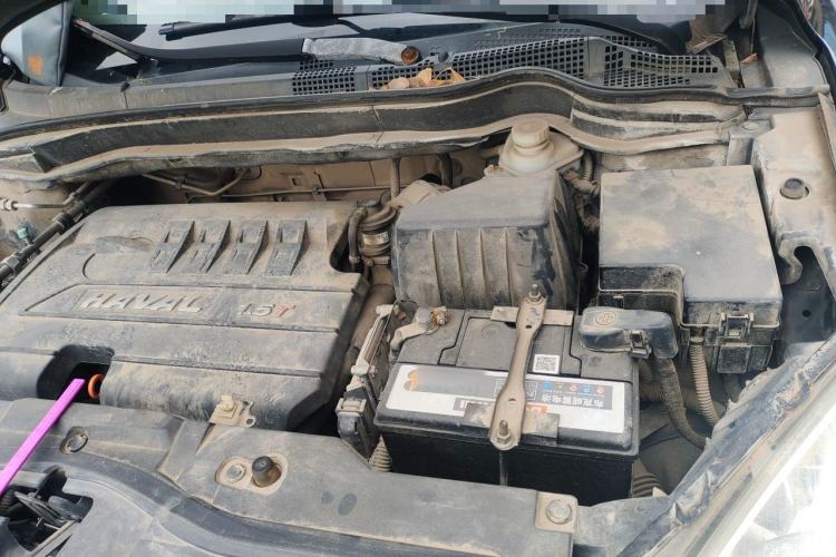 Used Haval H6 2015 Upgraded Model 1.5T Manual Two-Wheel Drive Elite Version Engine Bay Left