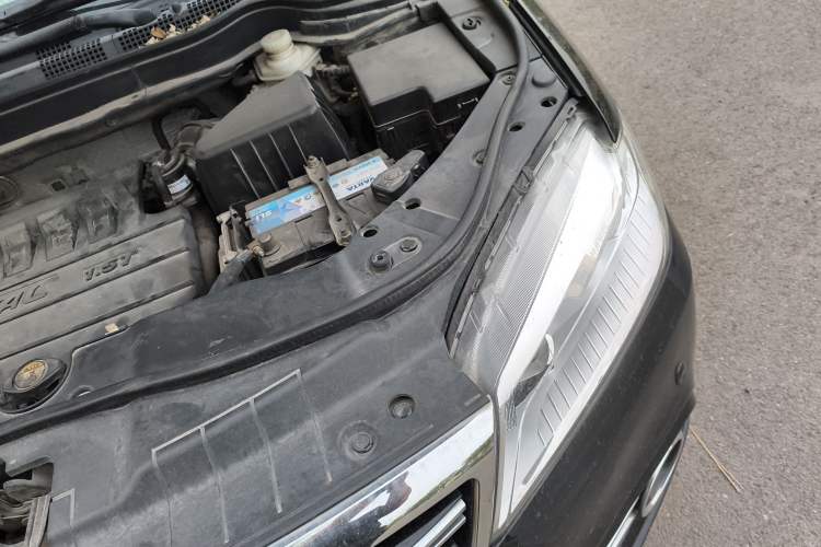Used Haval H6 2015 Sport Edition 1.5T Manual Two-Wheel Drive Elite Model Engine Bay Left