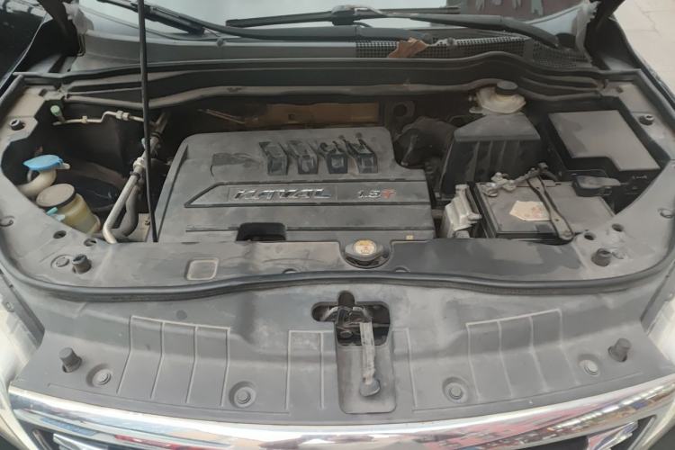 Used Haval H6 2015 Sport Edition 1.5T Automatic Two-Wheel Drive Luxury Model Engine Bay