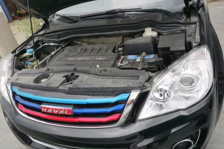 Used Haval H6 2015 Upgraded Model 1.5T Manual Two-Wheel Drive Elite Version Engine Bay