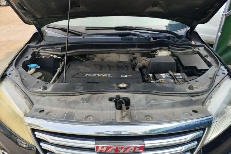 Used Haval H6 2015 Revised Version Sport Edition 1.5T Manual Transmission Two-Wheel Drive Elite Grade Engine Bay