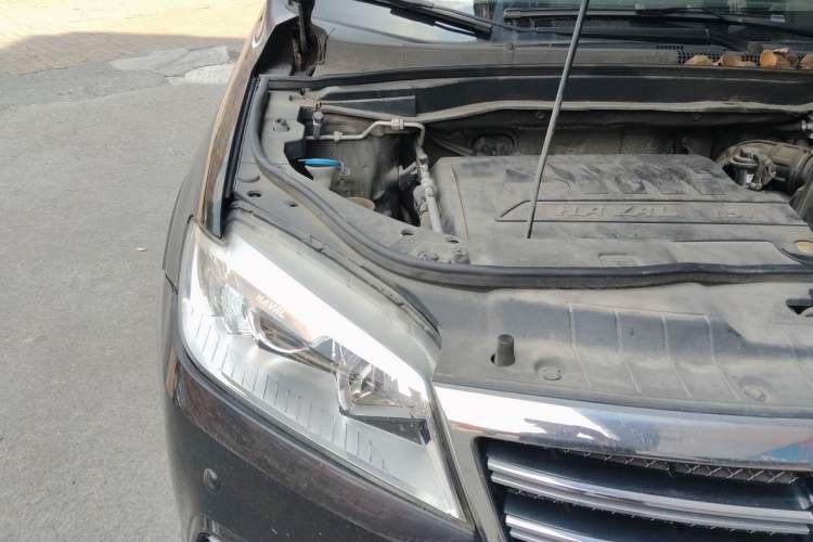 Used Haval H6 2015 Sport Edition 1.5T Manual Two-Wheel Drive Elite Model Engine Bay Right