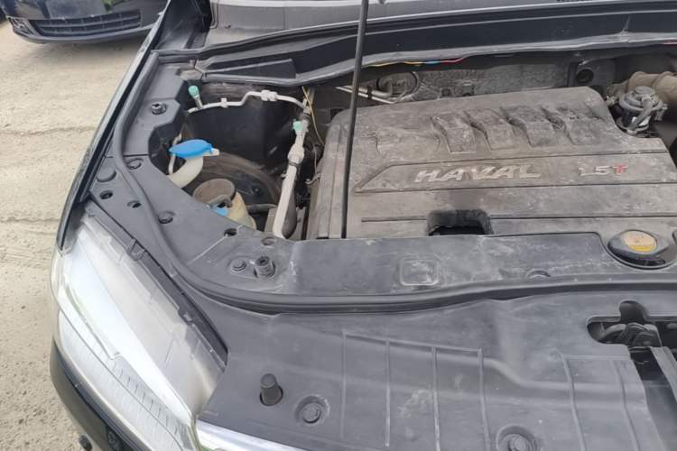 Used Haval H6 2015 Sport Edition 1.5T Automatic Two-Wheel Drive Luxury Model Engine Bay Right