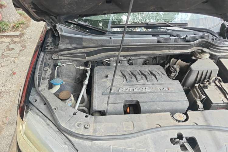 Used Haval H6 2015 Sport Edition 1.5T Automatic Two-Wheel Drive Luxury Model Engine Bay Right