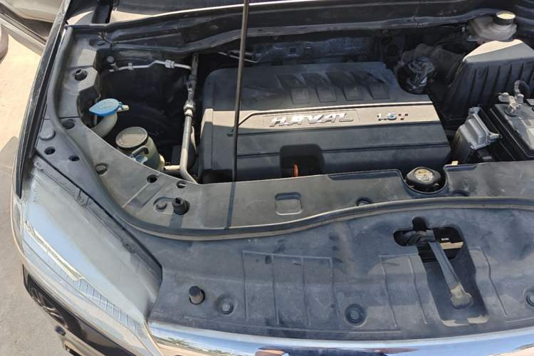 Used Haval H6 2015 Sport Edition 1.5T Automatic Two-Wheel Drive Luxury Model Engine Bay Right