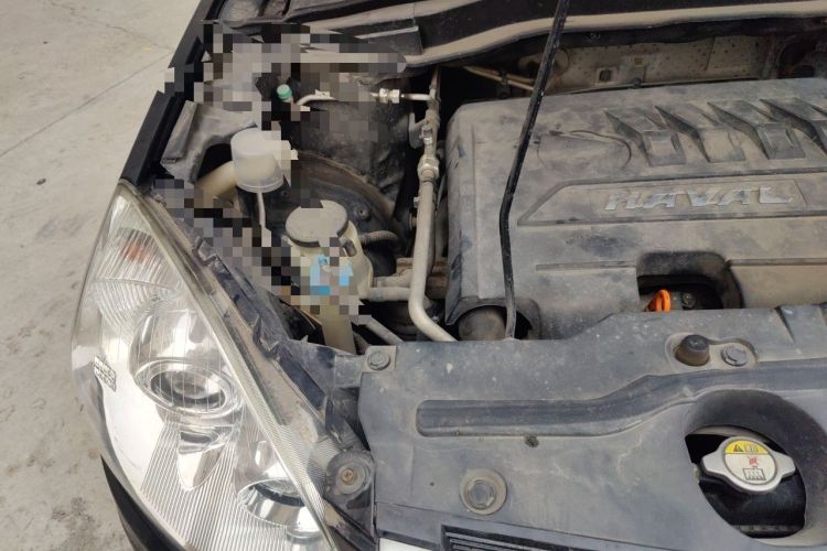 Used Haval H6 2015 Upgraded Model 1.5T Manual Two-Wheel Drive Elite Version Engine Bay Right