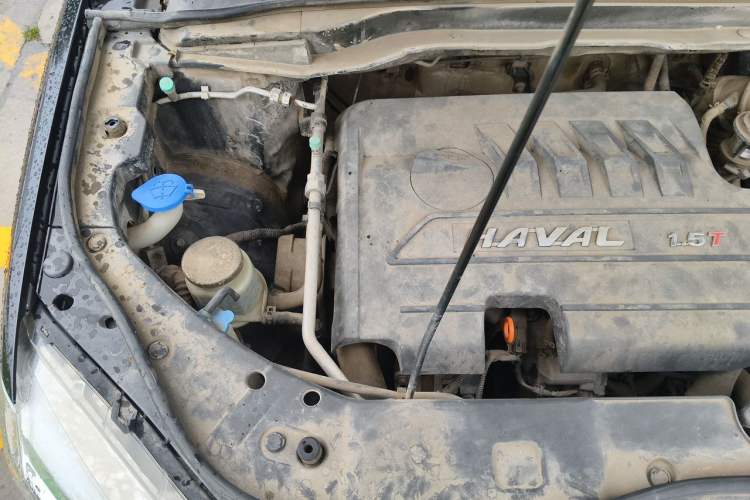 Used Haval H6 2015 Sport Edition 1.5T Automatic Two-Wheel Drive Luxury Model Engine Bay Right