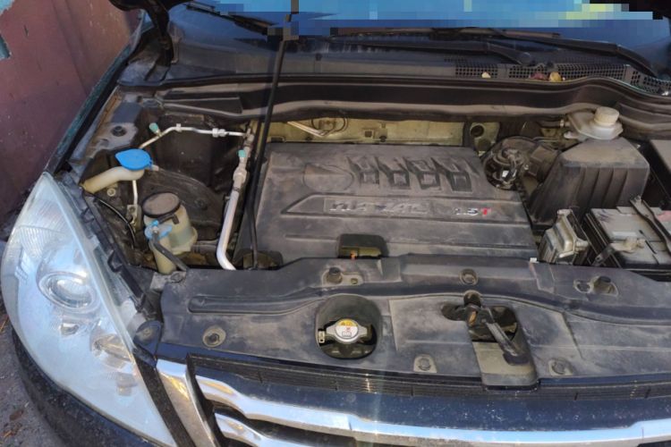Used Haval H6 2015 Upgraded Model 1.5T Manual 4x4 Elite Version Engine Bay Right