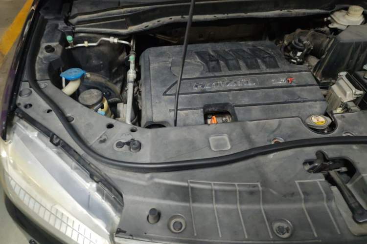 Used Haval H6 2015 Sport Edition 1.5T Automatic Two-Wheel Drive Luxury Model Engine Bay Right