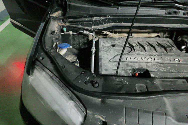 Used Haval H6 2015 Sport Edition 1.5T Manual Two-Wheel Drive Elite Model Engine Bay Right