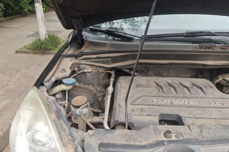 Used Haval H6 2015 Upgraded Model 1.5T Manual Two-Wheel Drive Elite Version Engine Bay Right