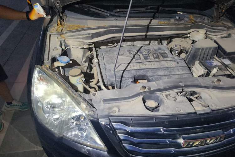 Used Haval H6 2015 Upgraded Model 1.5T Manual Two-Wheel Drive Elite Version Engine Bay Right