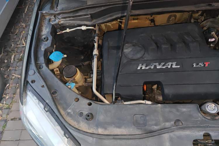 Used Haval H6 2015 Sport Edition 1.5T Manual Two-Wheel Drive Elite Model Engine Bay Right