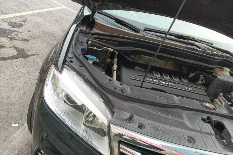 Used Haval H6 2015 Sport Edition 1.5T Automatic Two-Wheel Drive Luxury Model Engine Bay Right