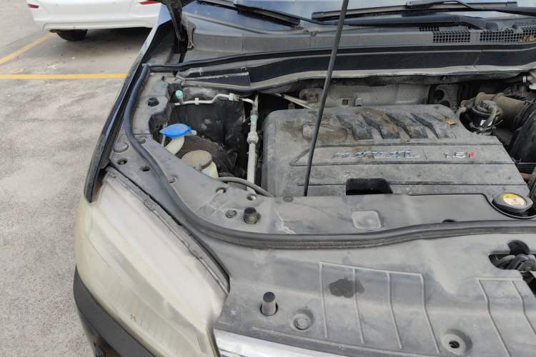 Used Haval H6 2015 Sport Edition 1.5T Automatic Two-Wheel Drive Luxury Model Engine Bay Right