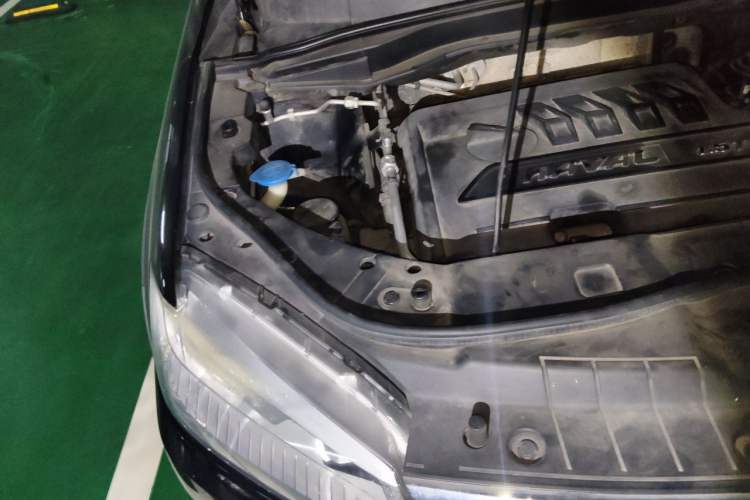 Used Haval H6 2015 Sport Edition 1.5T Automatic Two-Wheel Drive Luxury Model Engine Bay Right
