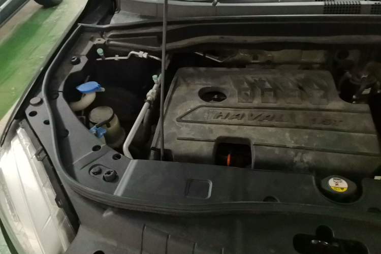 Used Haval H6 2015 Sport Edition 1.5T Automatic Two-Wheel Drive Luxury Model Engine Bay Right