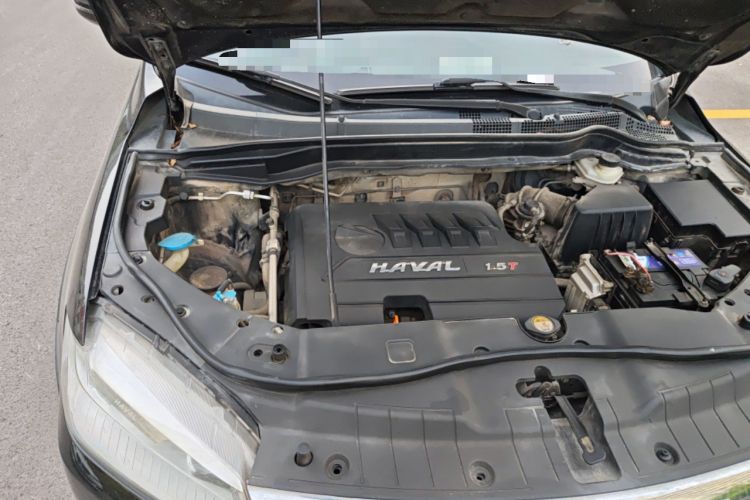Used Haval H6 2015 Sport Edition 1.5T Automatic Two-Wheel Drive Luxury Model Engine Bay Right