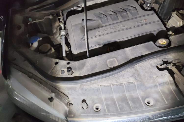 Used Haval H6 2015 Sport Edition 1.5T Automatic Two-Wheel Drive Luxury Model Engine Bay Right