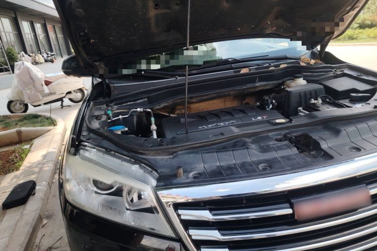 Used Haval H6 2015 Sport Edition 1.5T Automatic Two-Wheel Drive Luxury Model Engine Bay Right