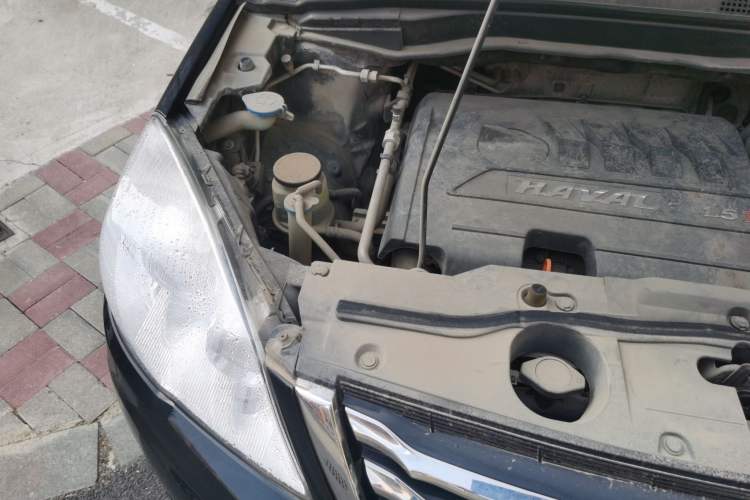 Used Haval H6 2015 Upgraded Model 1.5T Manual Two-Wheel Drive Elite Version Engine Bay Right