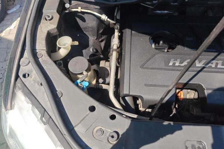 Used Haval H6 2015 Sport Edition 1.5T Automatic Two-Wheel Drive Luxury Model Engine Bay Right