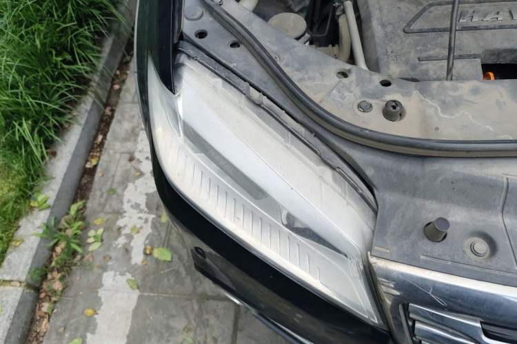 Used Haval H6 2015 Sport Edition 1.5T Automatic Two-Wheel Drive Luxury Model Engine Bay Right