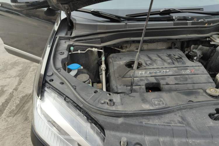 Used Haval H6 2015 Sport Edition 1.5T Automatic Two-Wheel Drive Luxury Model Engine Bay Right