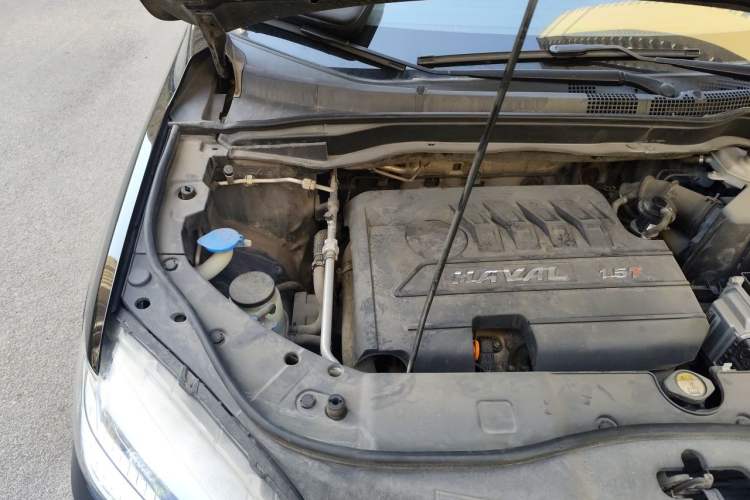 Used Haval H6 2015 Sport Edition 1.5T Automatic Two-Wheel Drive Luxury Model Engine Bay Right