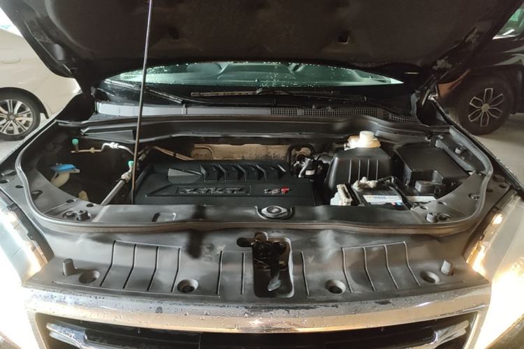 Used Haval H6 2015 Sport Edition 1.5T Automatic Two-Wheel Drive Luxury Model Engine Bay