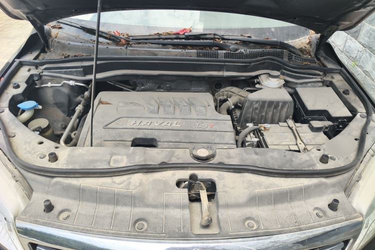Used Haval H6 2015 Revised Version Sport Edition 1.5T Manual Transmission Two-Wheel Drive Elite Grade Engine Bay