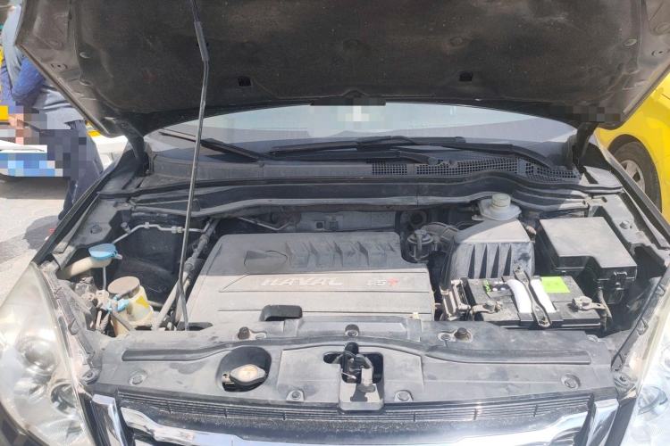 Used Haval H6 2015 Upgraded Model 1.5T Manual Two-Wheel Drive Elite Version Engine Bay