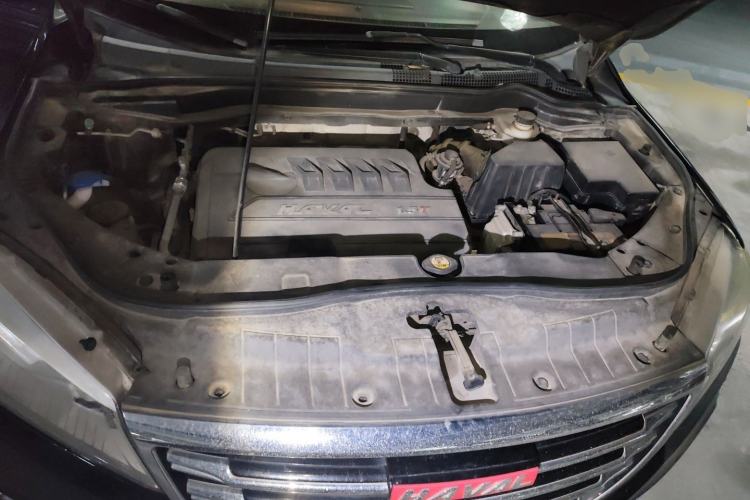 Used Haval H6 2015 Sport Edition 1.5T Automatic Two-Wheel Drive Luxury Model Engine Bay