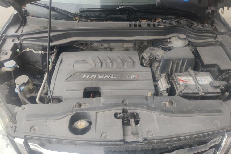 Used Haval H6 2015 Upgraded Model 1.5T Manual Two-Wheel Drive Elite Version Engine Bay