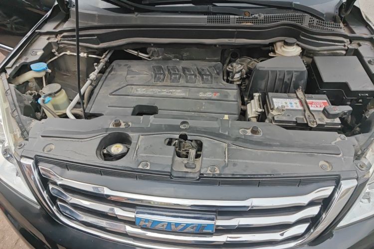 Used Haval H6 2015 Upgraded Model 1.5T Manual Two-Wheel Drive Elite Version Engine Bay