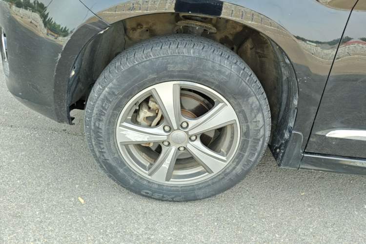 Used Haval H6 2015 Upgraded Model 1.5T Manual Two-Wheel Drive Urban Version Exterior 4
