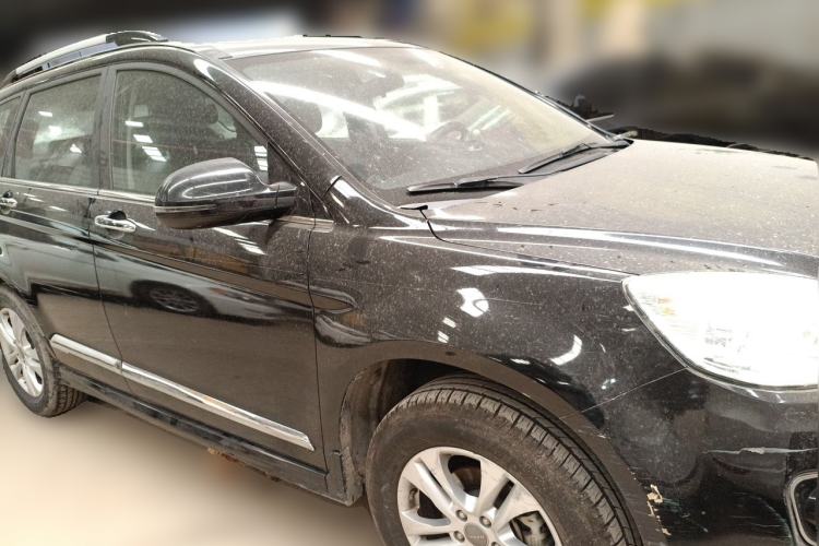 Used Haval H6 2015 Upgraded Model 1.5T Manual Two-Wheel Drive Elite Version Front Right 45 Deg