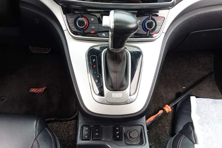 Used Haval H6 2015 Sport Edition 1.5T Automatic Two-Wheel Drive Luxury Model Gear Lever