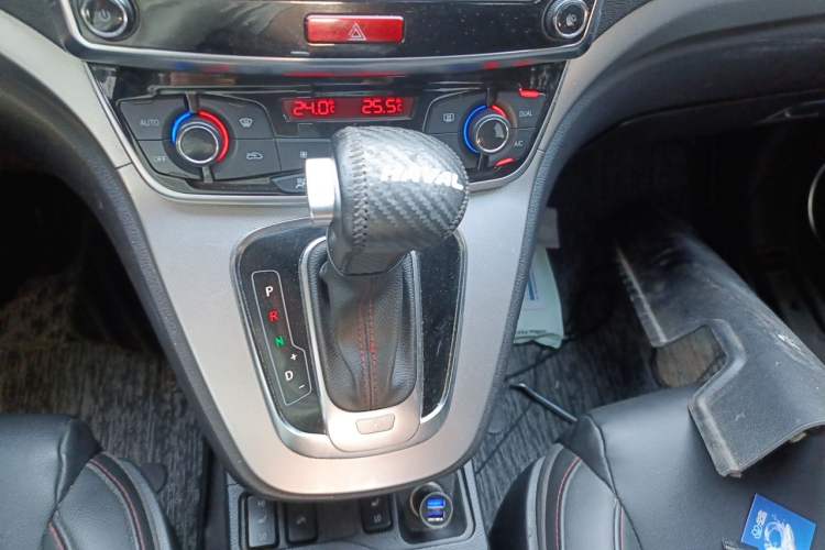 Used Haval H6 2015 Sport Edition 1.5T Automatic Two-Wheel Drive Luxury Model Gear Lever