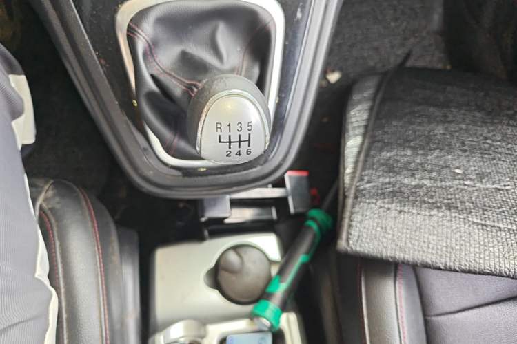 Used Haval H6 2015 Upgraded Model 1.5T Manual Two-Wheel Drive Elite Version Gear Lever