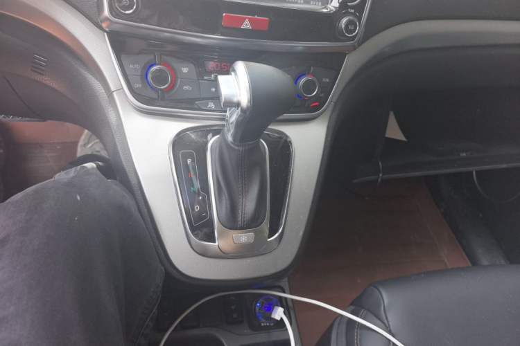 Used Haval H6 2015 Sport Edition 1.5T Automatic Two-Wheel Drive Luxury Model Gear Lever