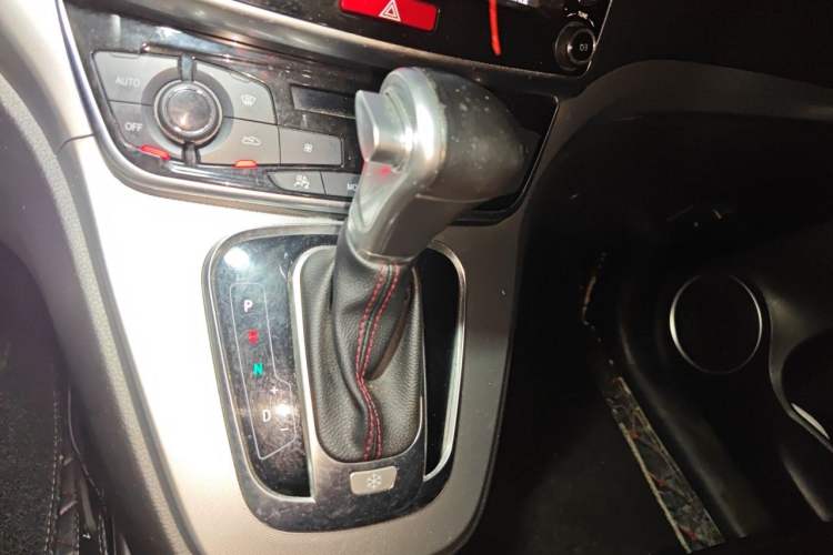 Used Haval H6 2015 Sport Edition 1.5T Automatic Two-Wheel Drive Luxury Model Gear Lever