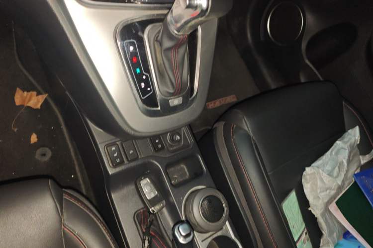 Used Haval H6 2015 Sport Edition 1.5T Automatic Two-Wheel Drive Luxury Model Gear Lever