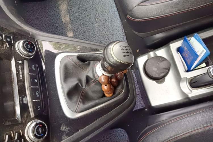 Used Haval H6 2015 Upgraded Model 1.5T Manual Two-Wheel Drive Elite Version Gear Lever