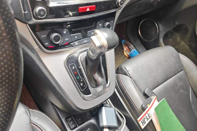 Used Haval H6 2015 Sport Edition 1.5T Automatic Two-Wheel Drive Luxury Model Gear Lever