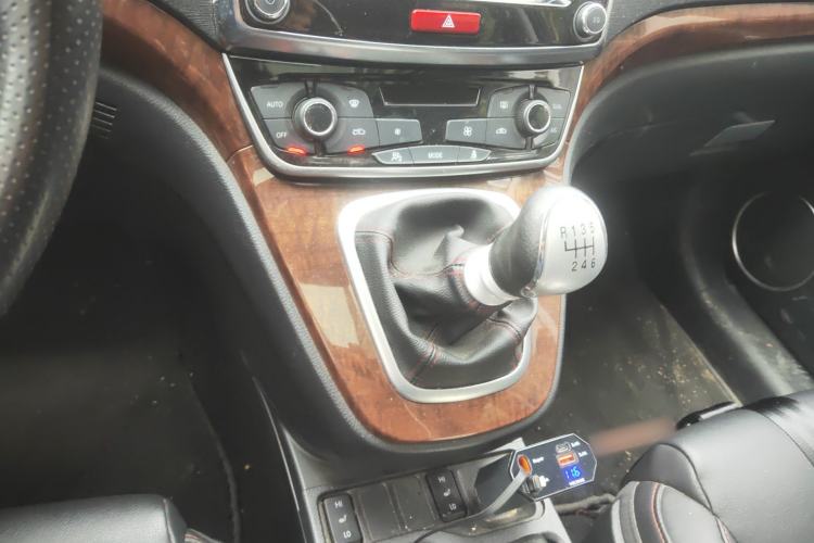Used Haval H6 2015 Sport Edition 1.5T Manual Two-Wheel Drive Elite Model Gear Lever
